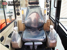 宝鼎60挖掘机