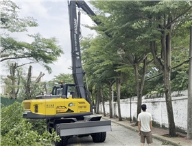 宝鼎BD125PLUS加长臂抓木机高空修剪行道树