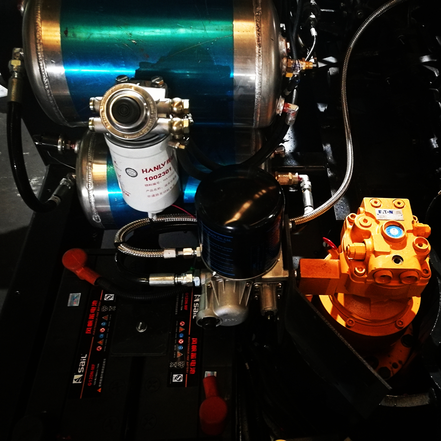 BD95W-9轮式挖掘机抓木机部件展示