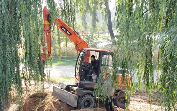 轮式挖掘机
