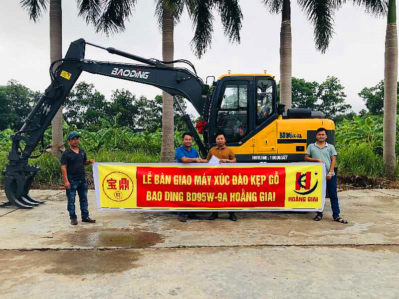 越南出口轮式挖掘机抓木机