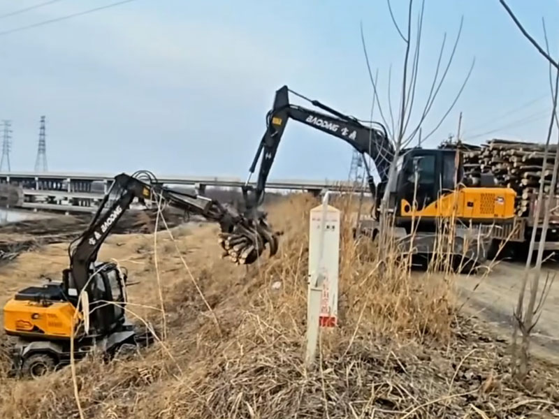 宝鼎抓木机.jpg 宝鼎抓木机.jpg