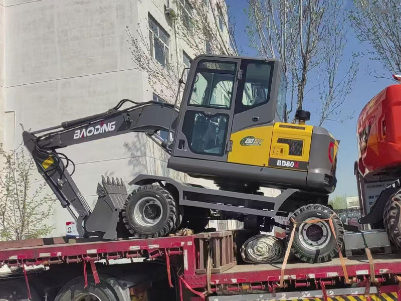 宝鼎80X轮式挖掘机.jpg