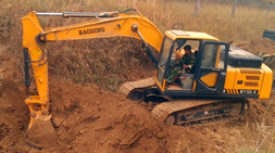 2015年小型挖掘机械是整个挖掘机行业中唯一的亮点