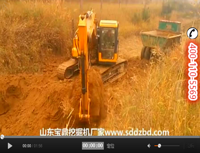 3000小时宝鼎履带150小型挖掘机挖土工作视频B